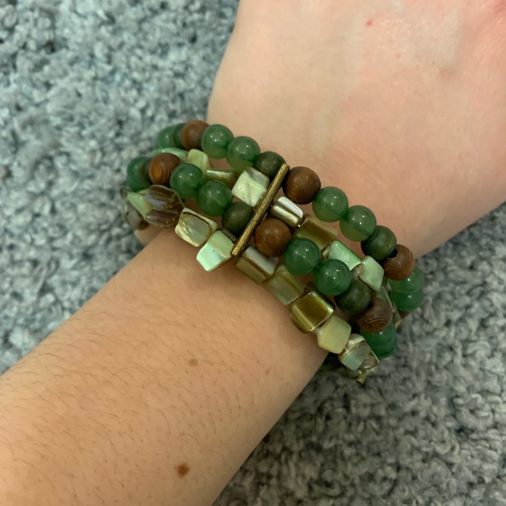 Chunky green bead bracelet